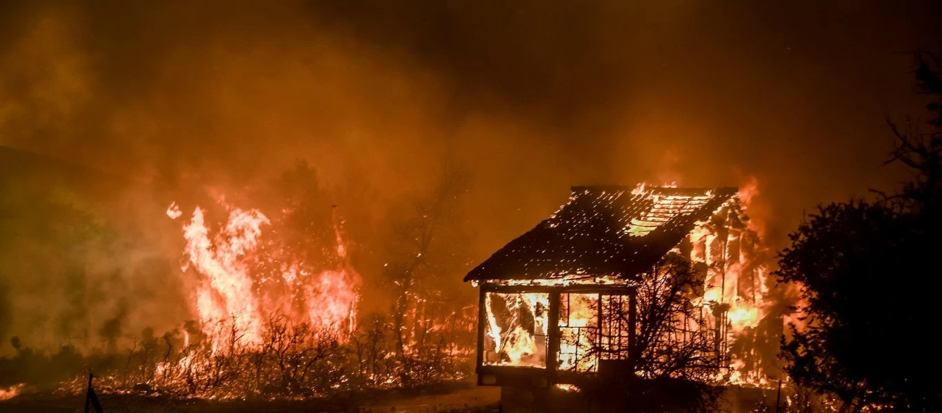 Τραγωδία δίχως τέλος στα Βίλια: Καίγονται για 5η συνεχόμενη μέρα - Ετοιμάζεται να κάψει το όρος Κανδήλι η φωτιά